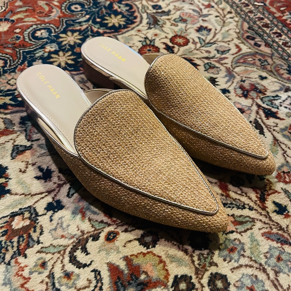 Cole Haan Women’s Piper Mule in Metallic Linen Raffia – Size 8B
